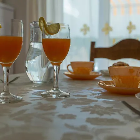 Domenika * Makarská